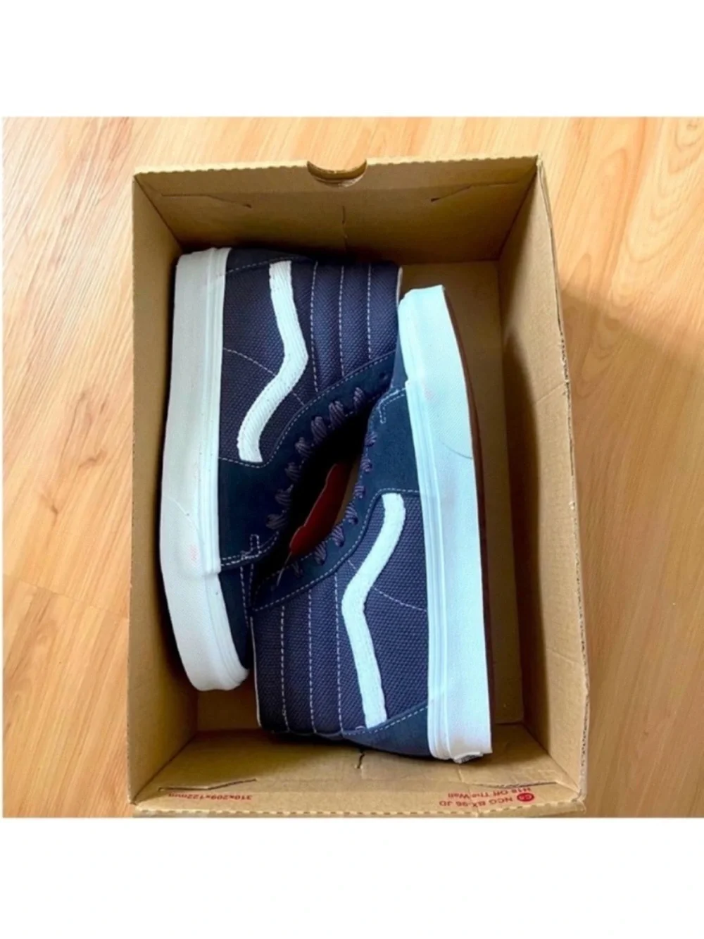 Vans SKS-Hi Textured Women 7.5 VNO005U9107